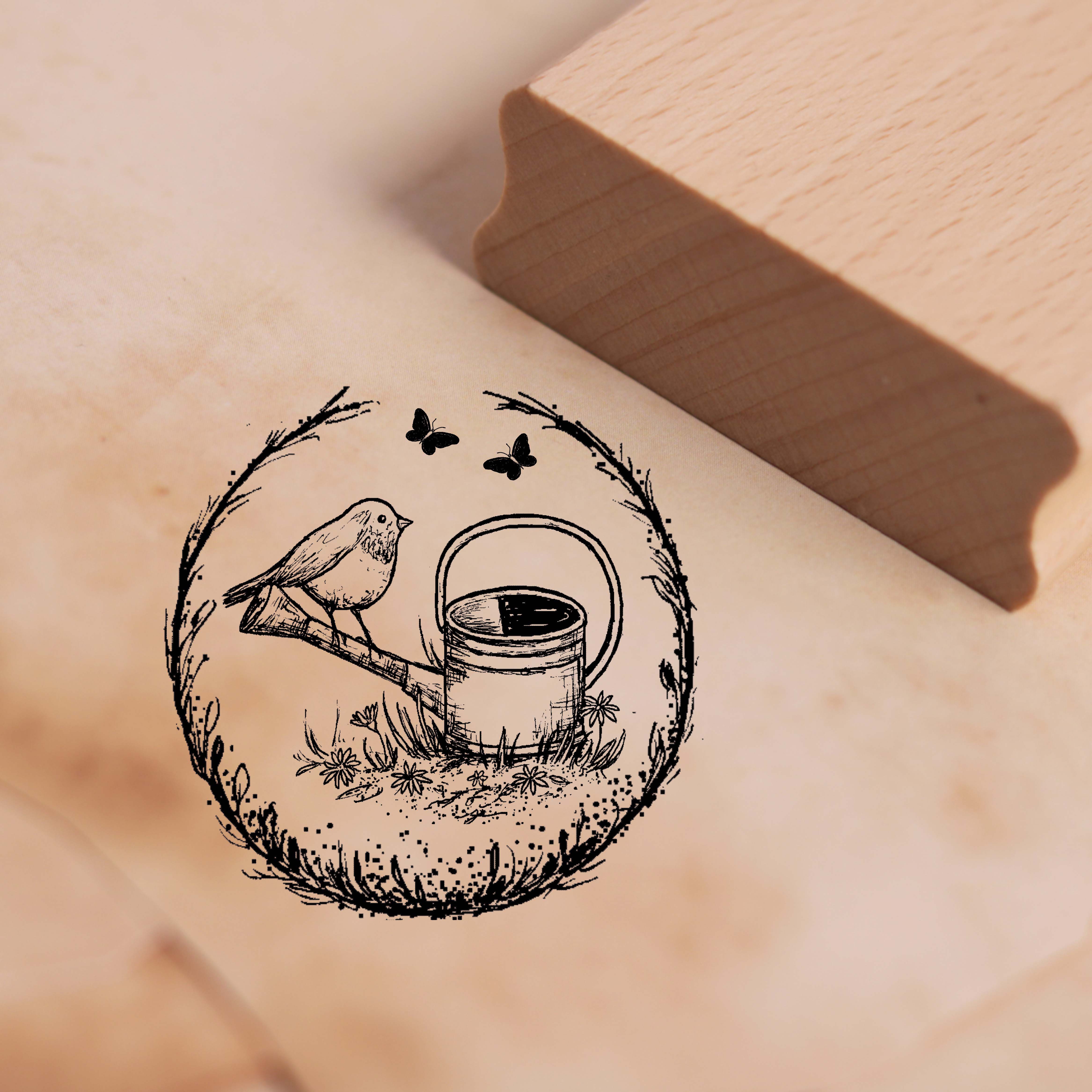 Motivstempel Kleiner Vogel auf Gießkanne Stempel Ranke Schmetterlinge 48 x 48 mm
