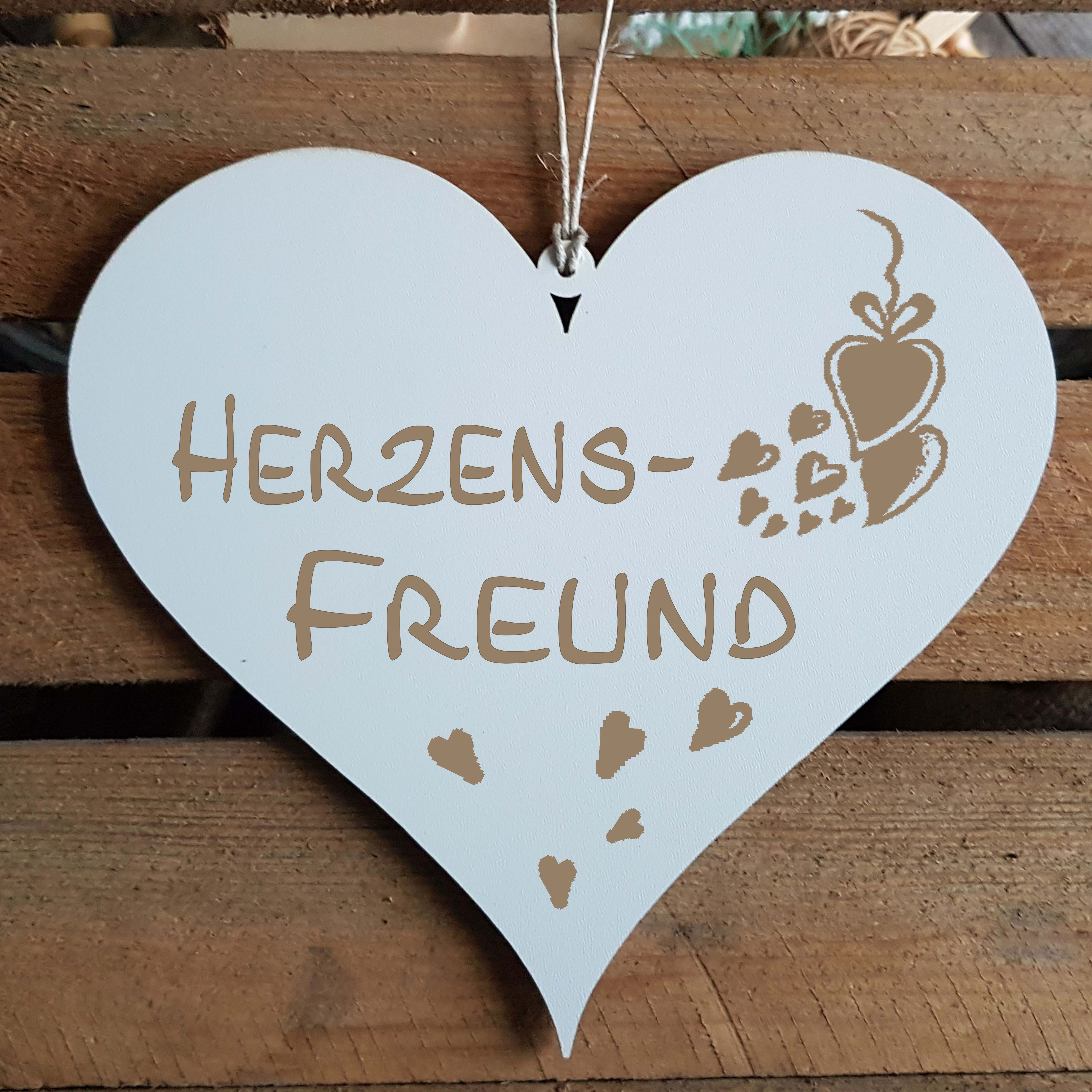 Herz Schild « HERZENSFREUND » mit Motiv Herzen
