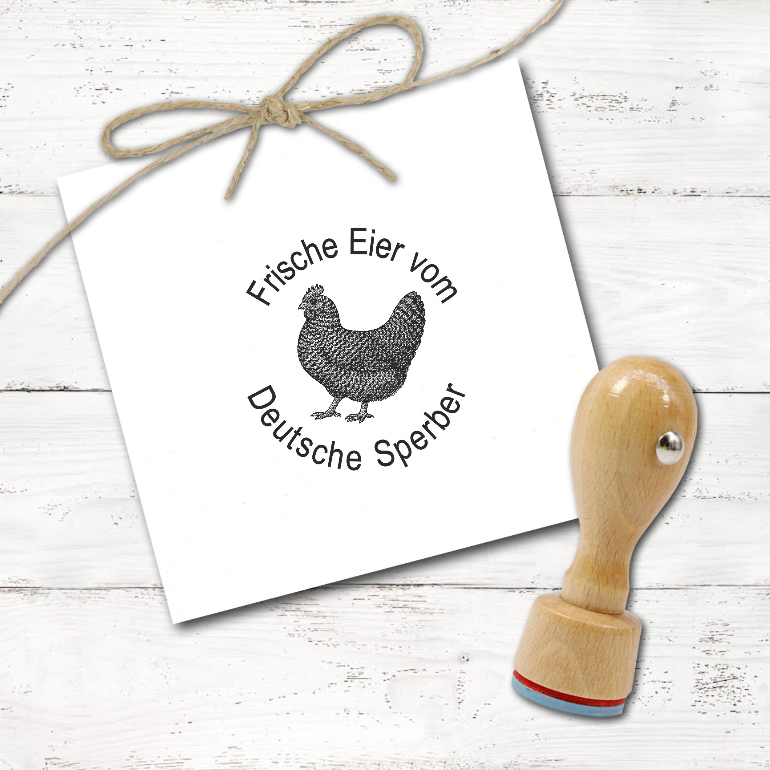 Holzstempel personalisiert „Frische Eier vom Deutschen Sperber“ – Hühner Motivstempel Huhn