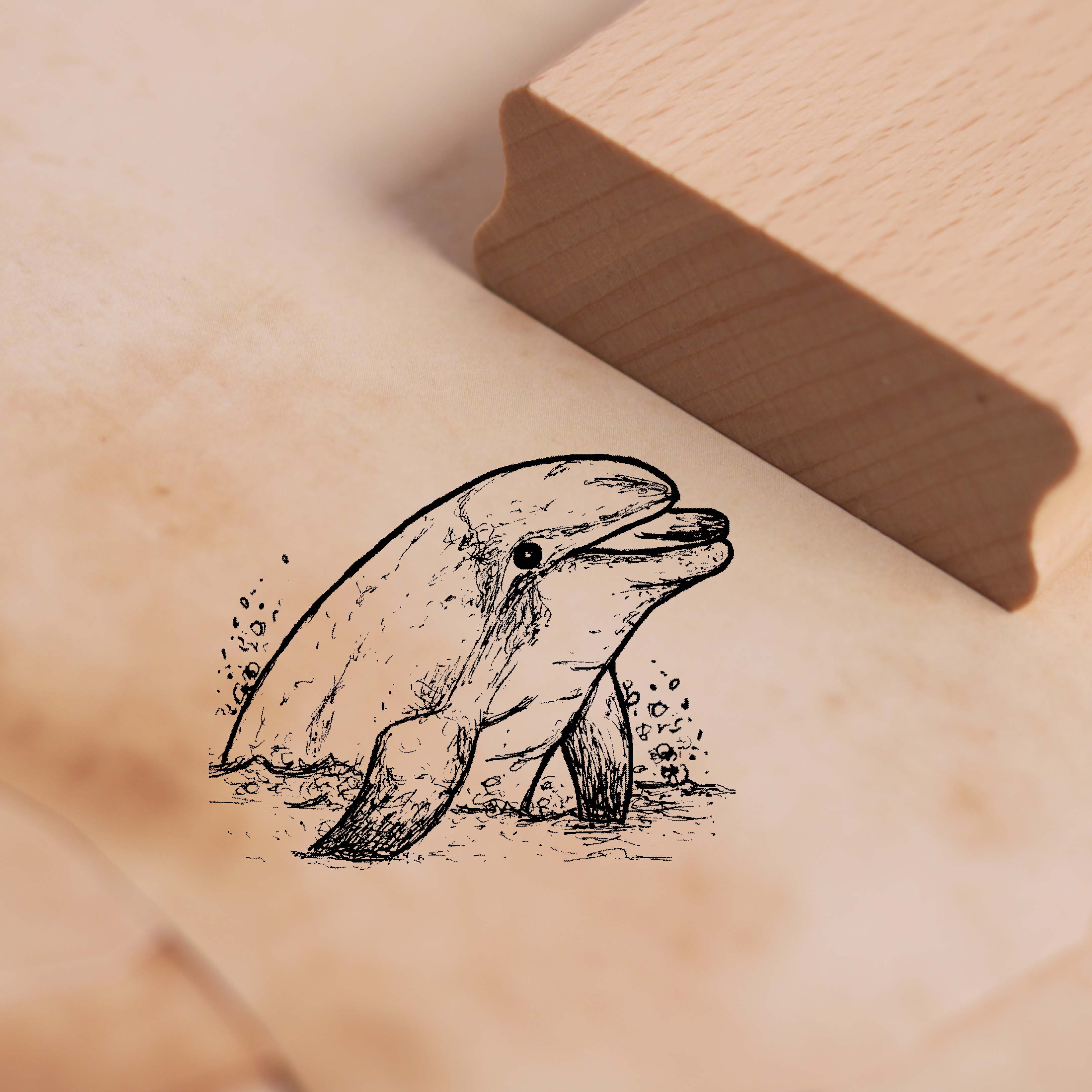 Motivstempel Niedlicher Delphin schaut aus dem Wasser - Stempel Holzstempel 48 x 38 mm