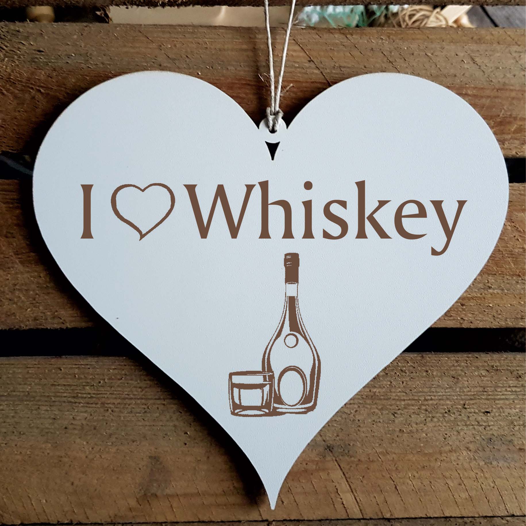Shabby Herz Schild « I LOVE WHISKEY » mit Motiv
