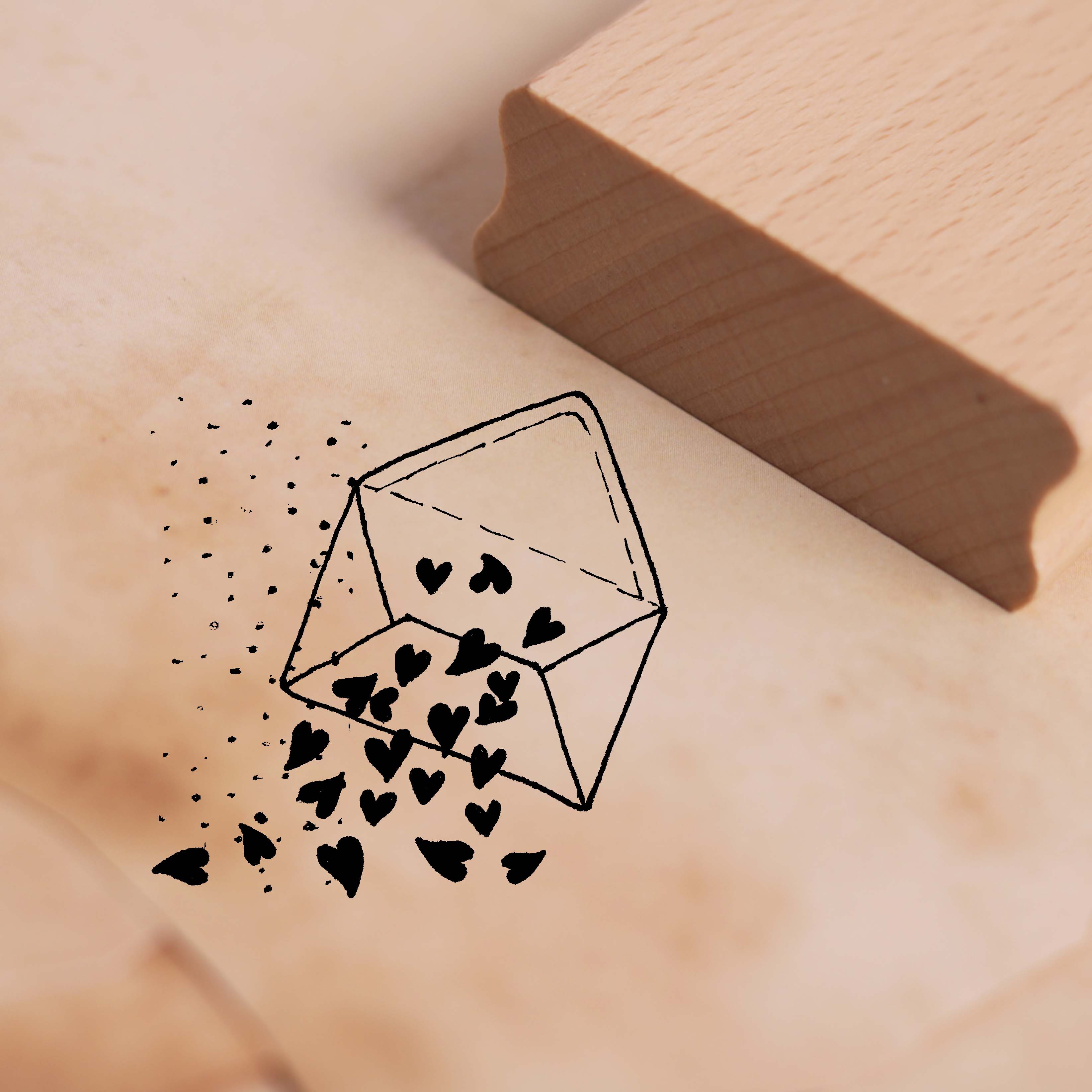 Motivstempel Brief mit Herzen - Liebesbrief Stempel Holzstempel 38 x 38 mm