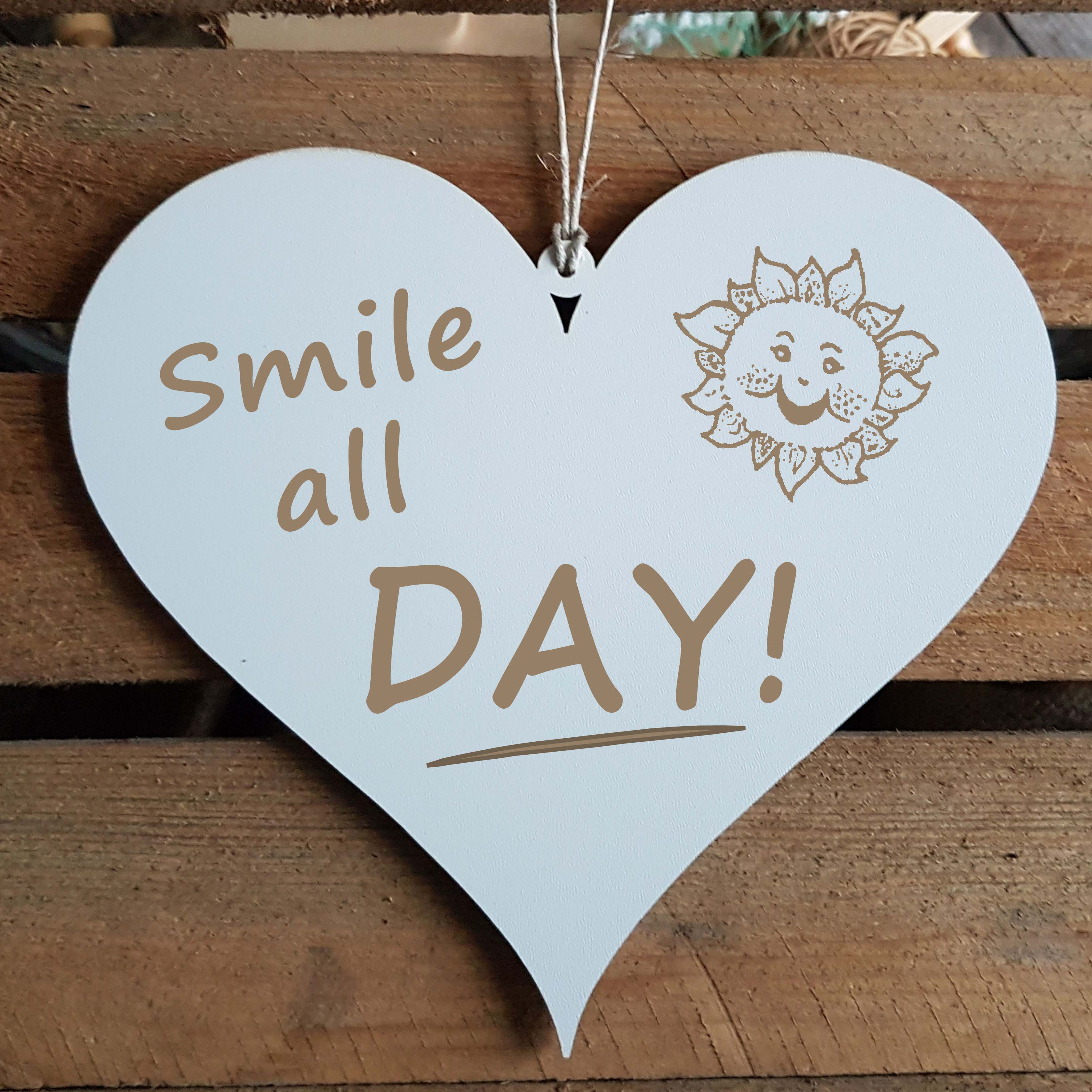 Herz Schild « SMILE ALL DAY » mit Motiv SONNE
