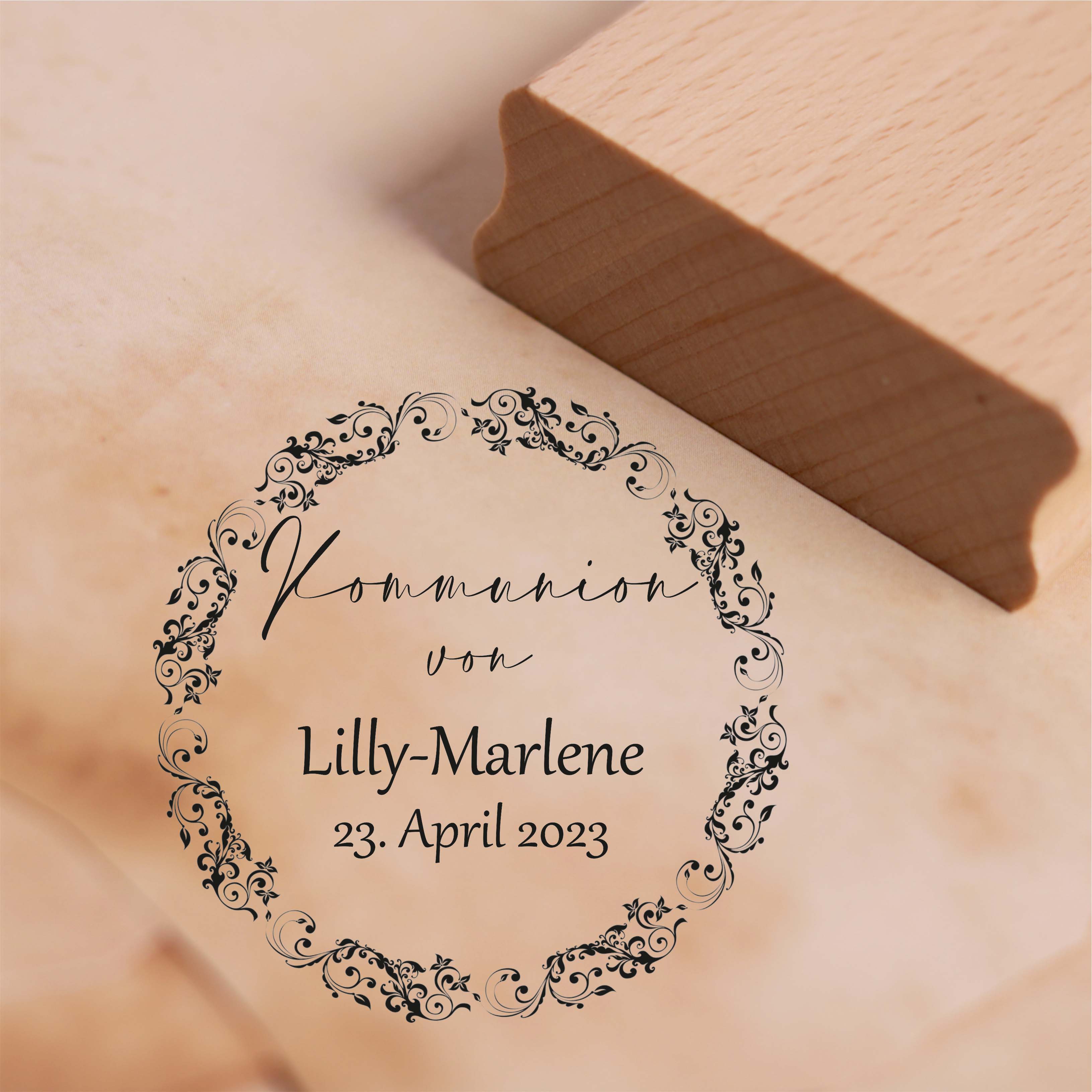 Stempel Kommunion von - mit Name und Datum - Motiv Vintage Ornament Kranz Motivstempel 38 x 38 mm
