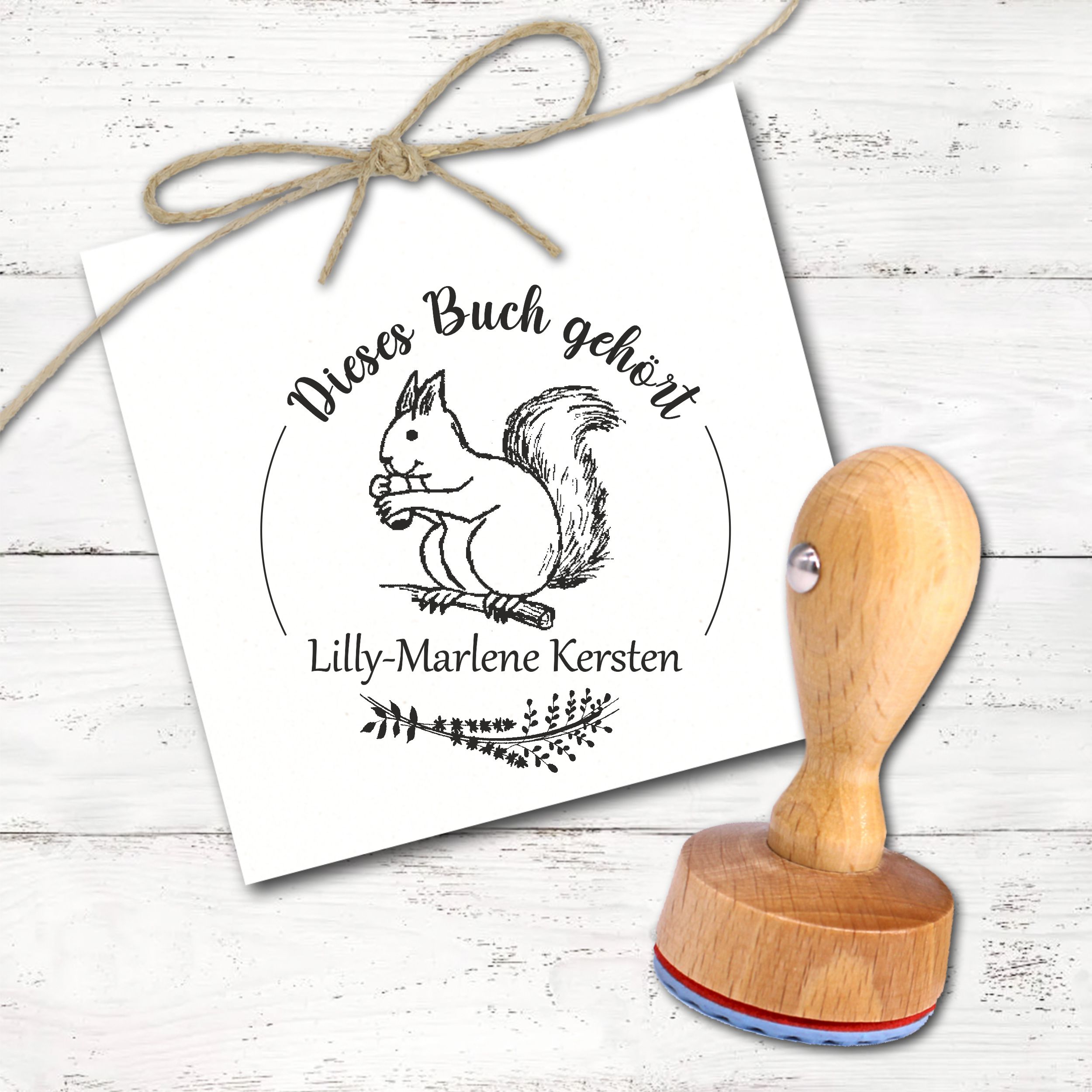 Ex Libris Stempel personalisiert mit Namen Motiv Eichhörnchen - Bücherstempel individuell - für Kinder, Schule & Lehrer - Ø 38 mm