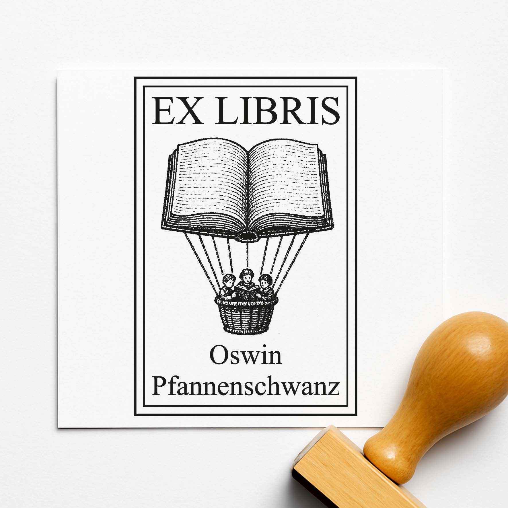 Ex Libris Stempel personalisiert mit Namen Motiv Buch Heißluftballon - Bücherstempel individuell - 40 x 60 mm