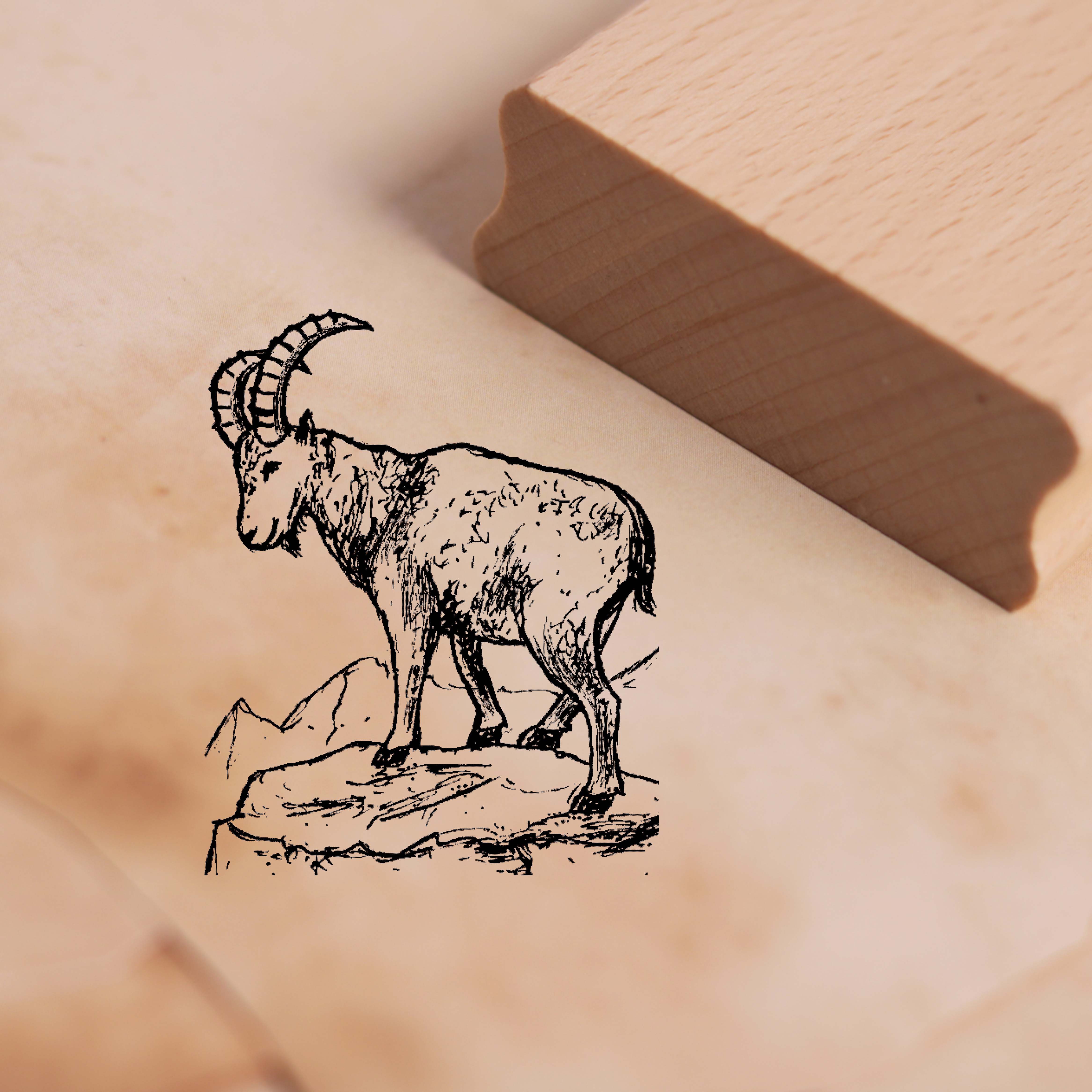 Motivstempel Steinbock steht auf Felsen Stempel 38 x 48 mm