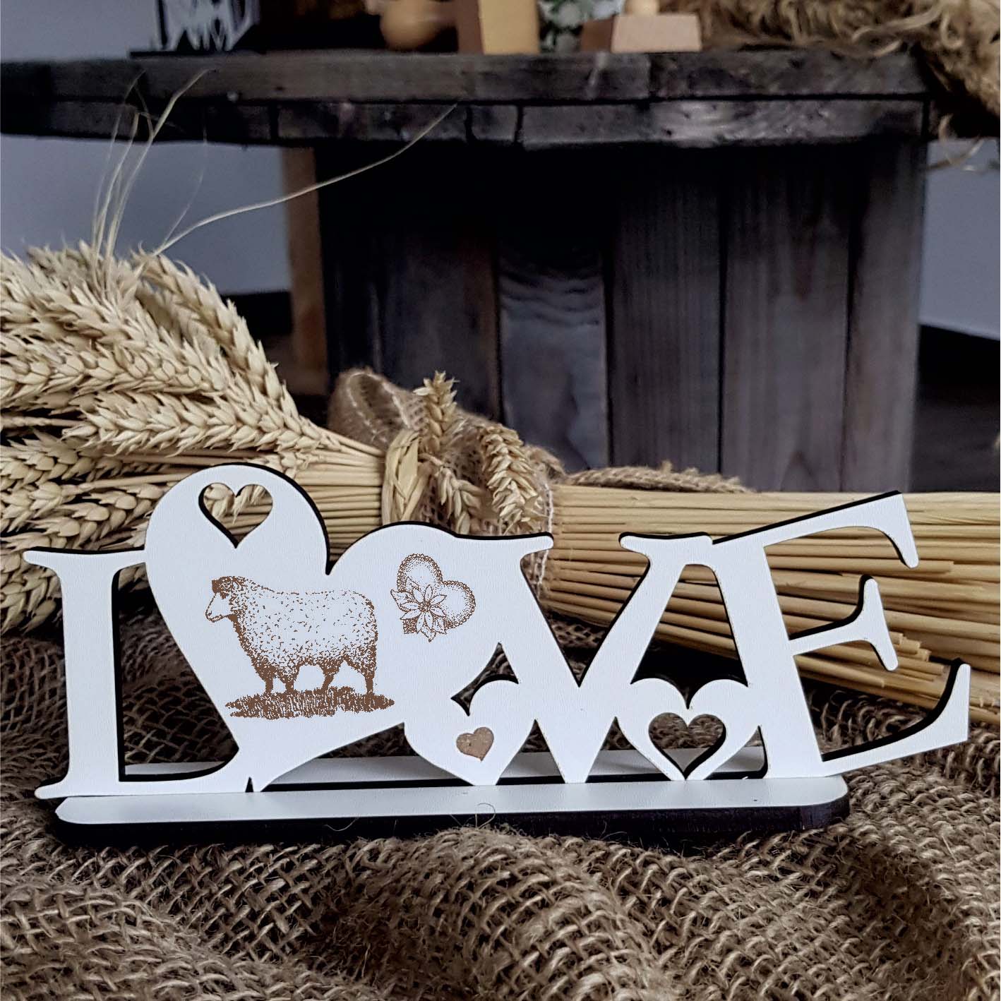 LOVE Deko Aufsteller « SCHAF 02 » mit Herzen