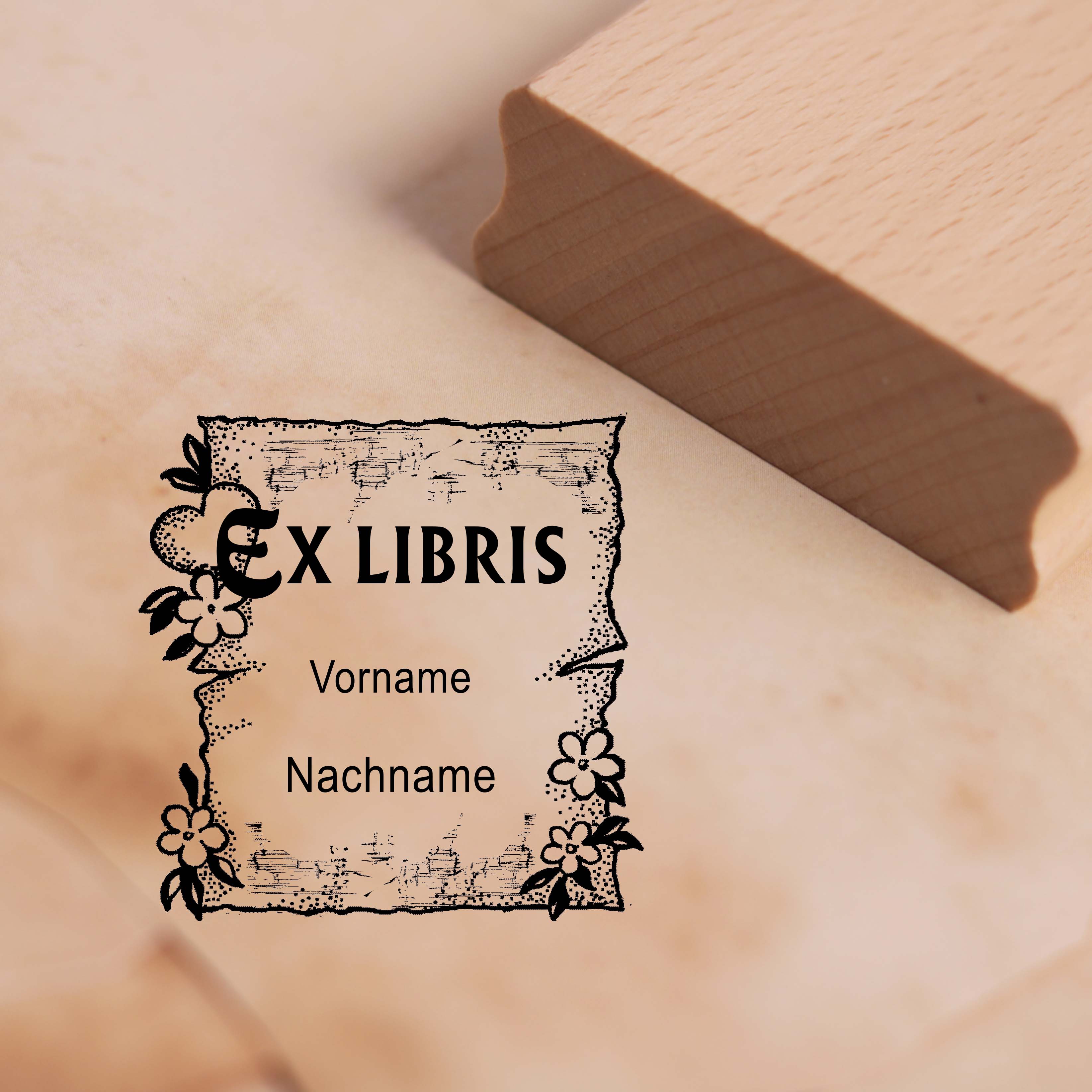 Ex Libris Stempel mit Name - Papierblatt, Blumen und Herz - Exlibris Motivstempel 48 x 48 mm