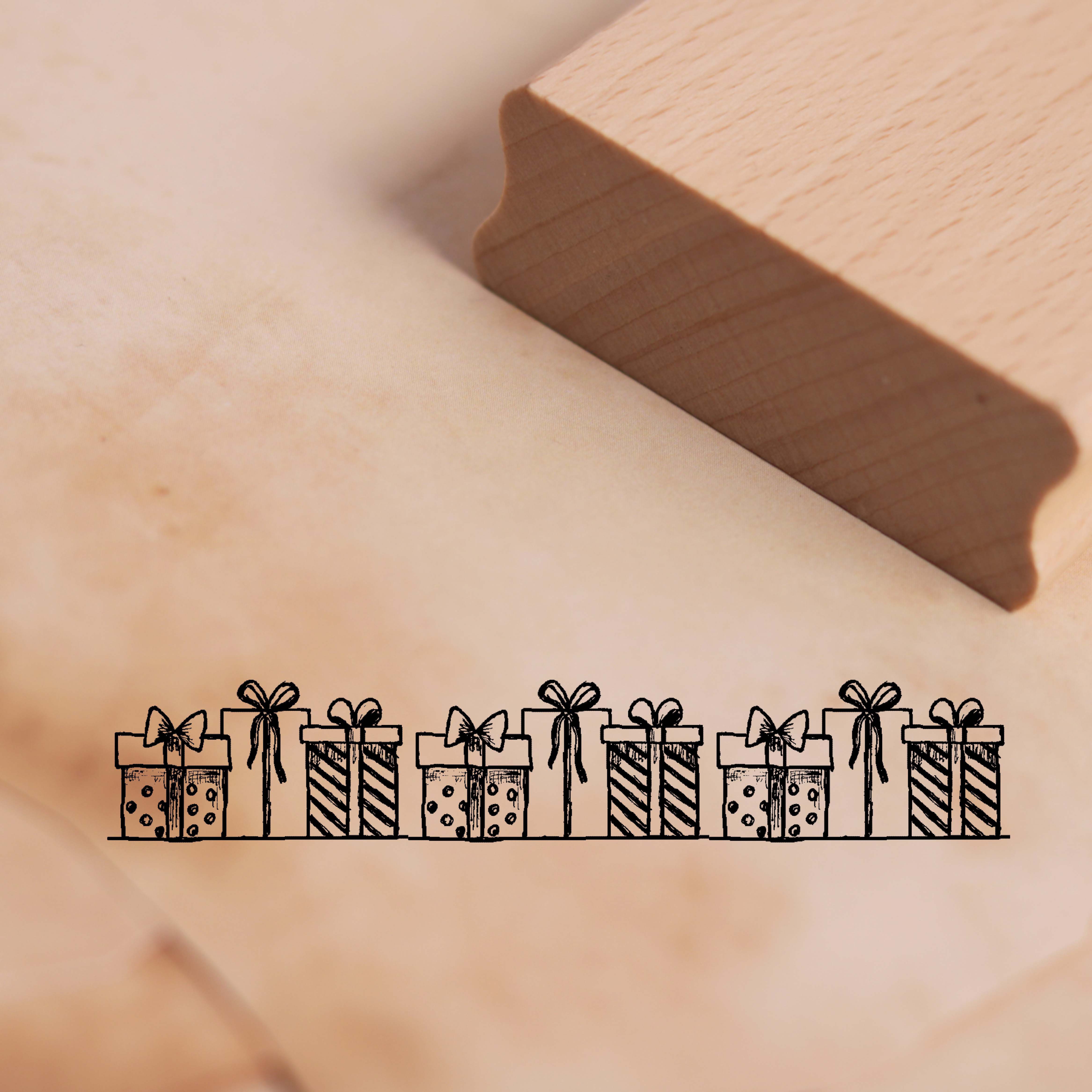 Motivstempel Geschenke Bordüre Stempel aus Holz - ca. 98mm x 18mm