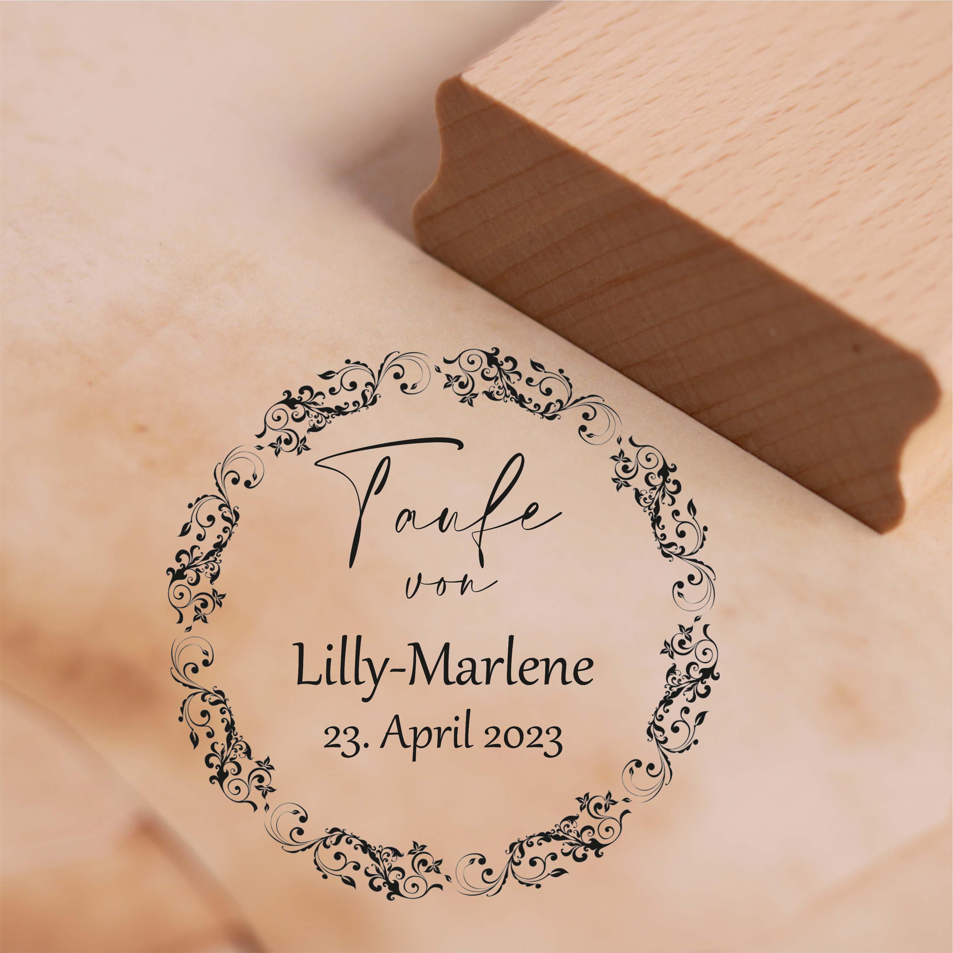 Stempel Taufe von - mit Name und Datum - Motiv Vintage Ornament Kranz Motivstempel 38 x 38 mm