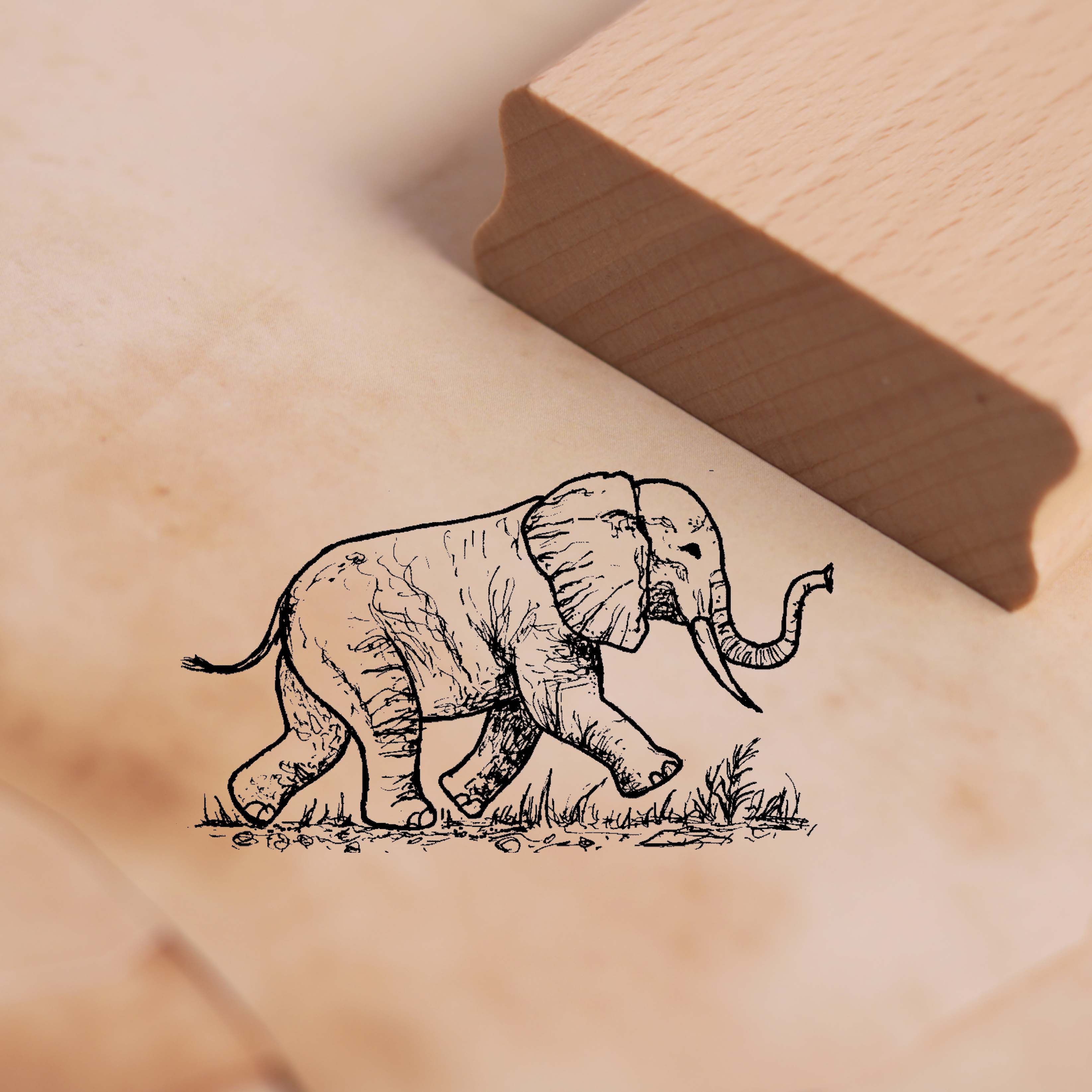 Motivstempel Kleiner Elefant geht nach rechts - Stempel Holzstempel 48 x 28 mm