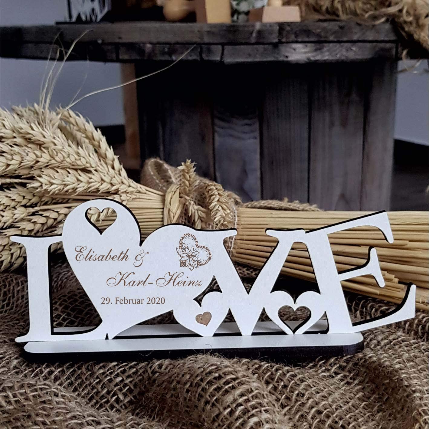Love Deko Aufsteller mit Personalisierung - Hochzeit Name Datum