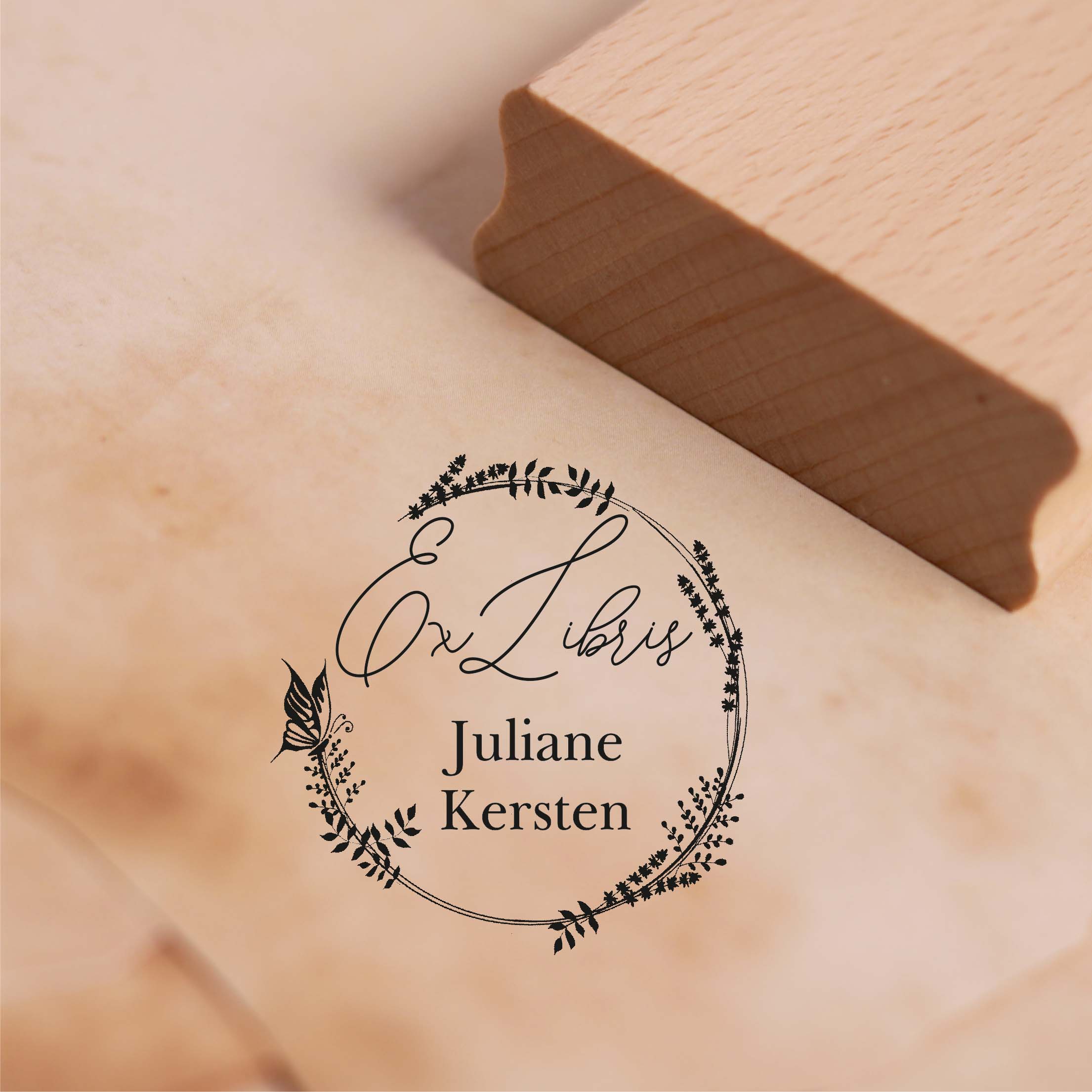 Ex Libris Stempel mit Name - rund Vintage Kranz Gräser Schmetterling - Exlibris Motivstempel Ø 48 mm
