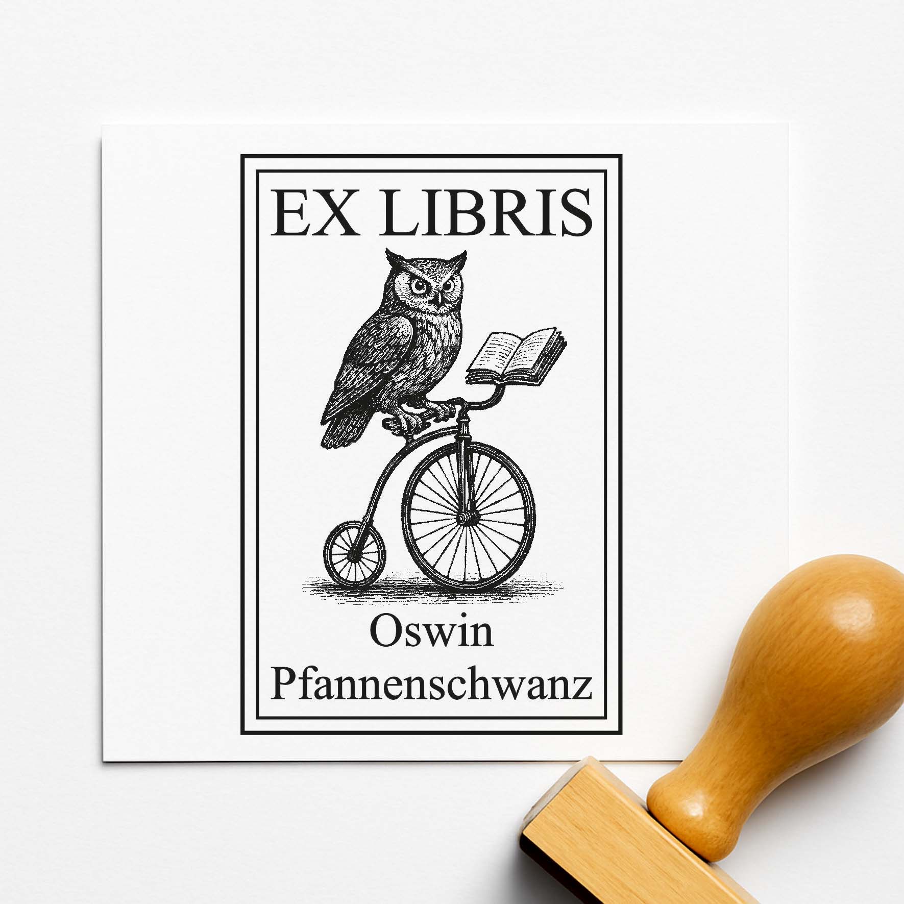 Ex Libris Stempel personalisiert mit Namen Motiv Eule auf Vintage Fahrrad - Bücherstempel individuell - 40 x 60 mm