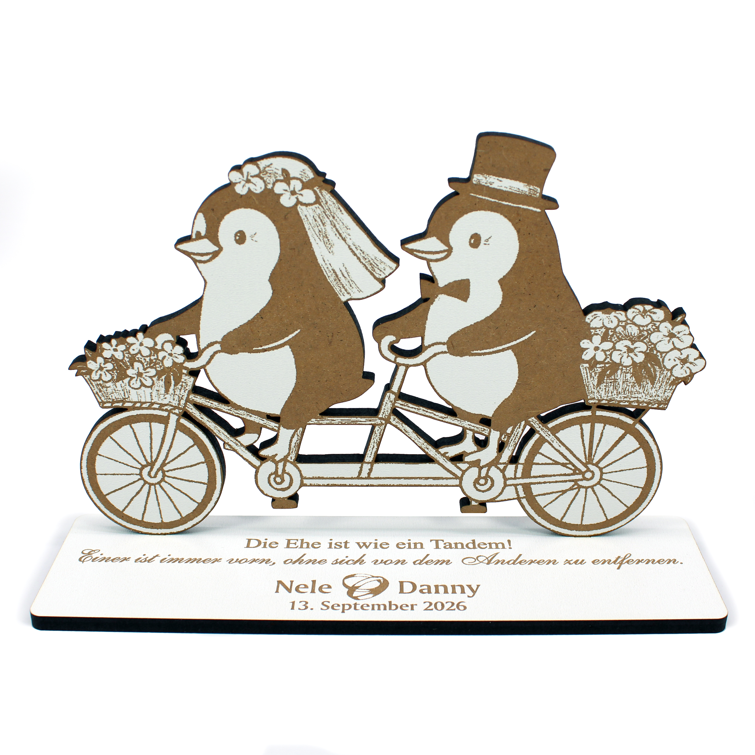 Aufsteller Pinguin Brautpaar auf Tandem mit Spruch - Hochzeitsgeschenk personalisiert mit Namen & Datum 20 x 12 cm