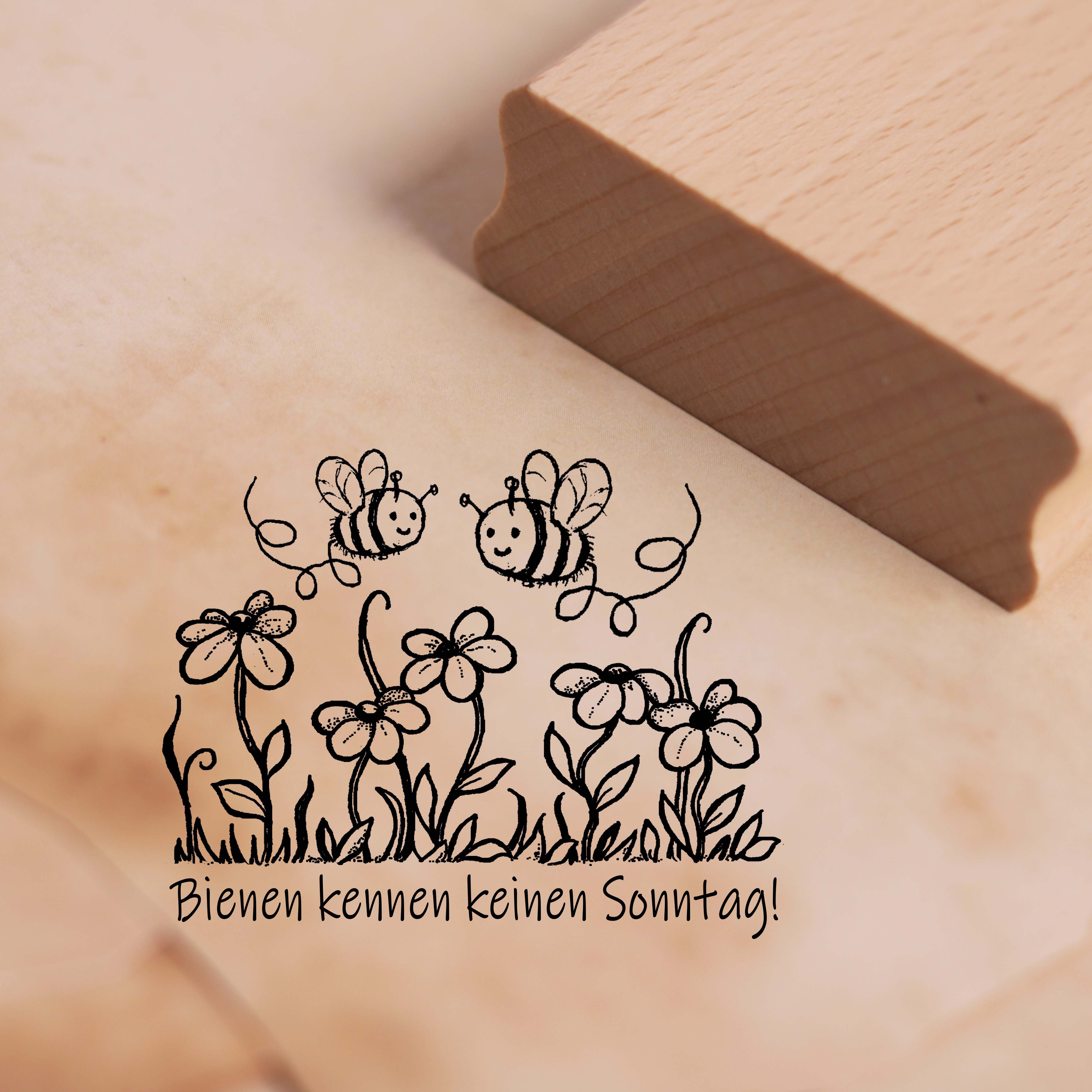 Motivstempel Bienen kennen keinen Sonntag Stempel Blumenwiese 48 x 38 mm