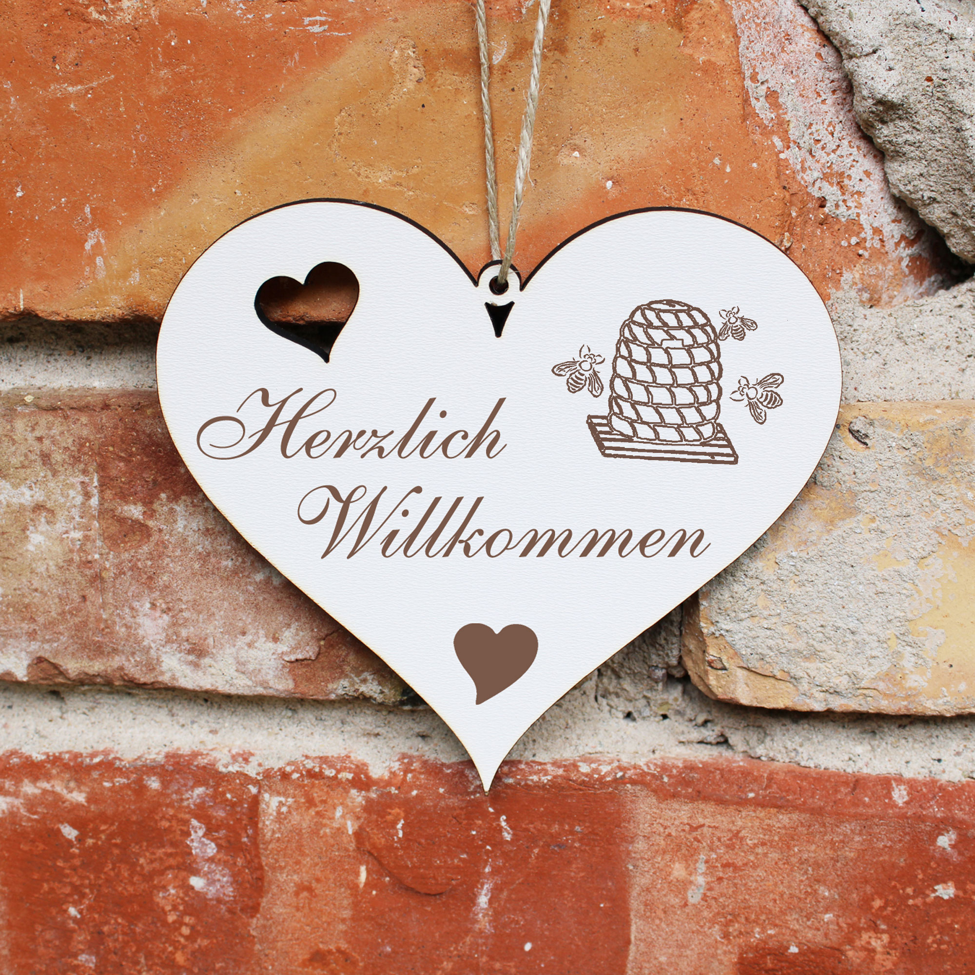 Herzlich Willkommen Schild Bienenstock Mit Bienen Deko Herz Holz herzlich-willkommen-schild-bienenstock-mit-bienen-deko-herz-holz