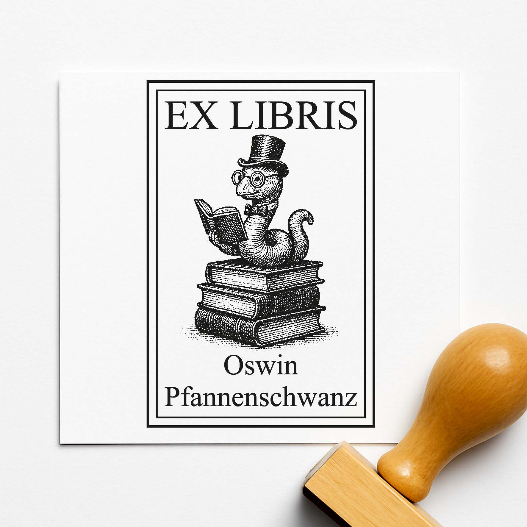 Ex Libris Stempel personalisiert mit Namen Motiv Bücherwurm - Bücherstempel individuell - 40 x 60 mm