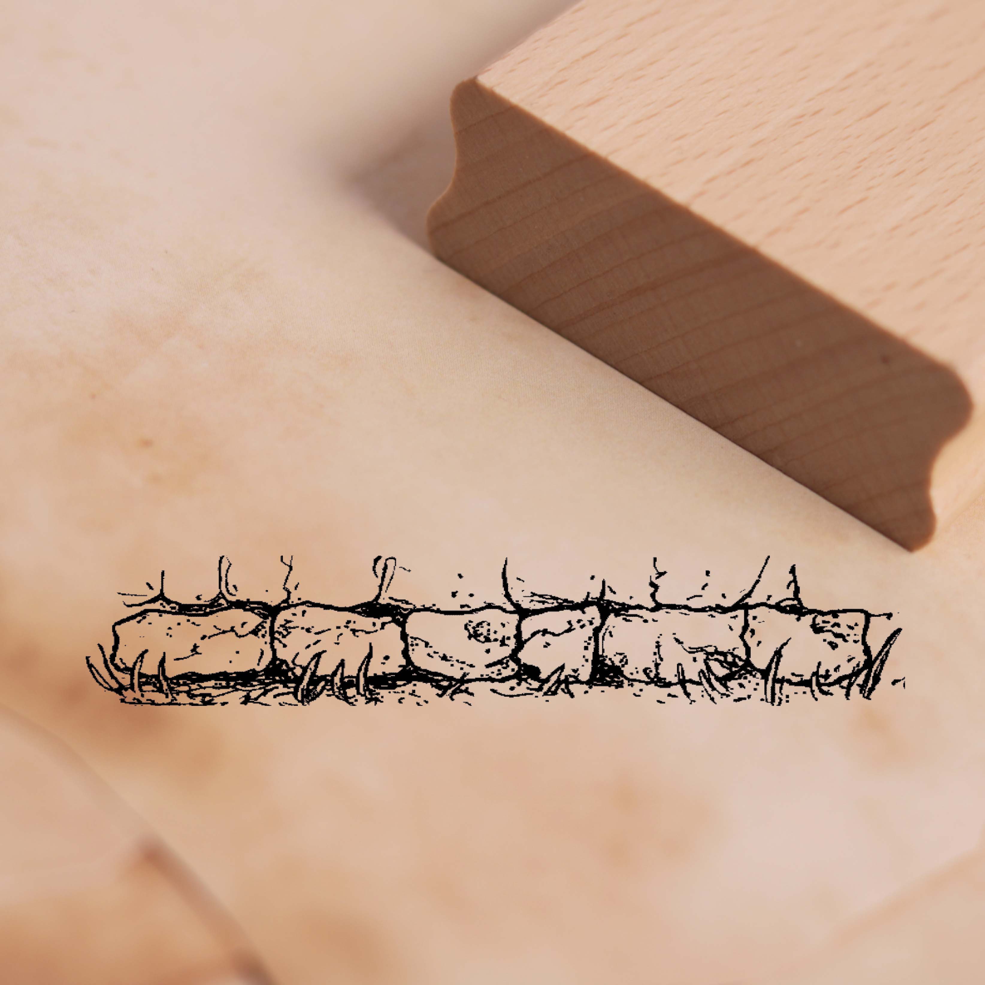 Motivstempel Bordüre Feldsteinmauer - Mauer Steine Stempel Holzstempel 98 x 18 mm